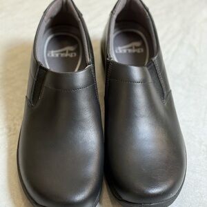 Dansko Thomas Men's Black Leather Clogs